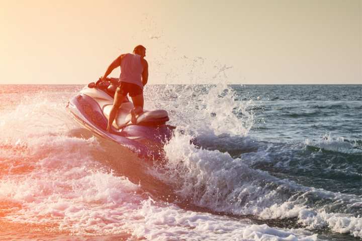 5 Exhilarating Jet Skiing Spots in Nevada 